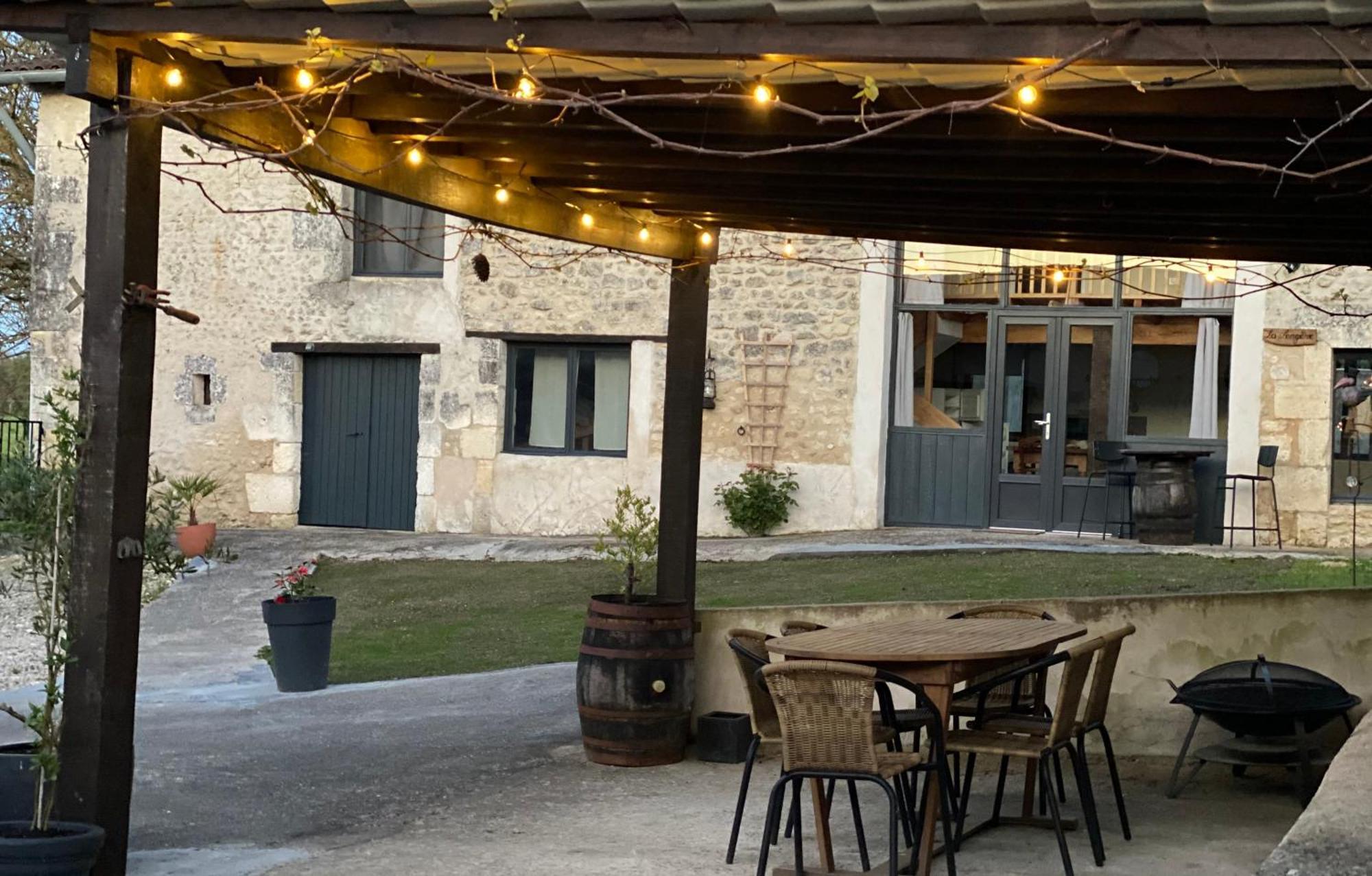 Metairie Des Gacheries Champagne-et-Fontaine Exterior photo